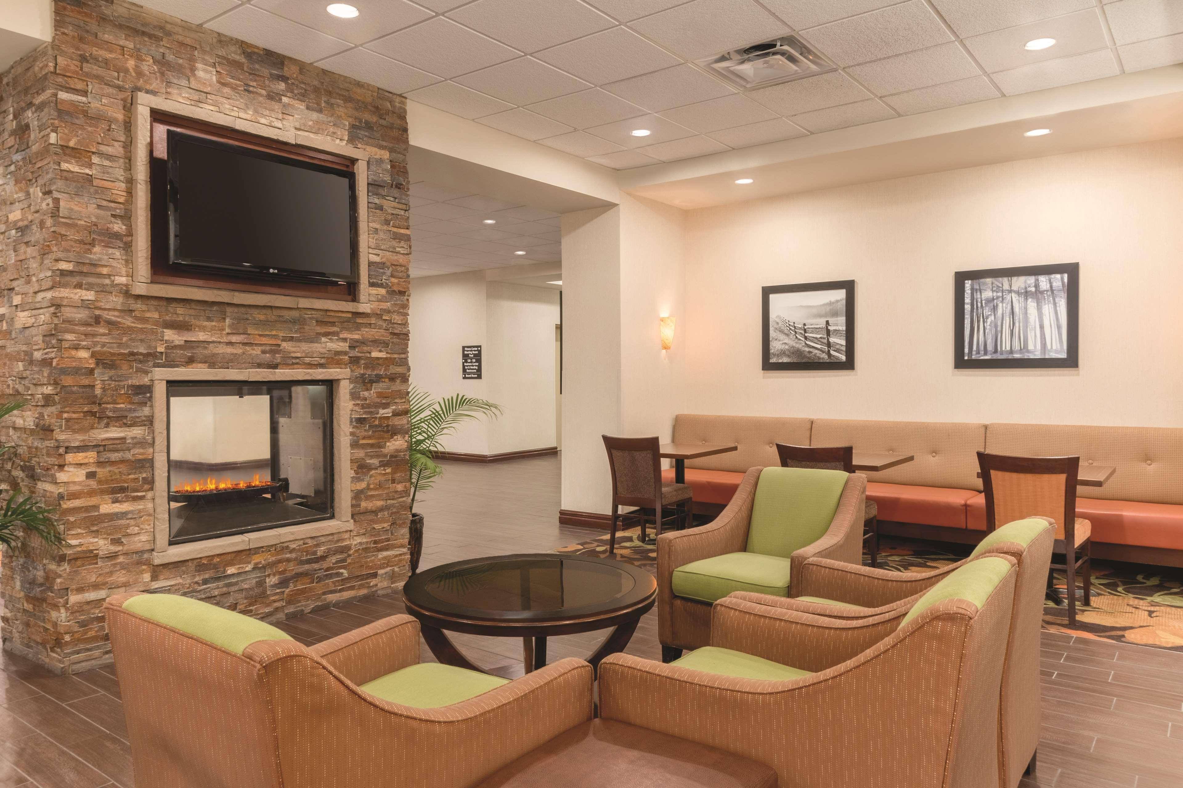 Hampton Inn By Hilton Edmonton South Kültér fotó